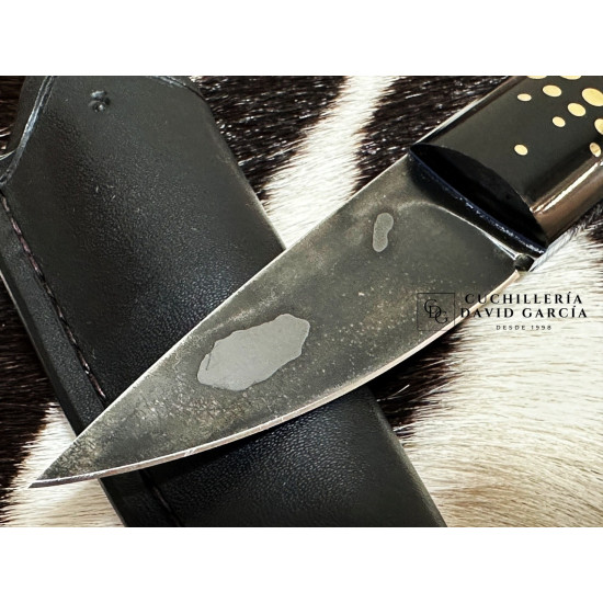 Daemon Knives Artesanal Cuerno de Búfalo Acero Carbono 80CRV2