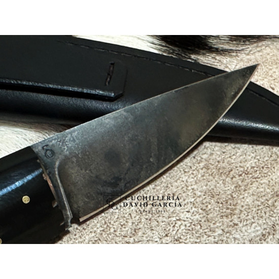 Daemon Knives Artesanal Cuerno de Búfalo Acero Carbono 80CRV2