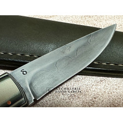 Daemon Knives artesanal Acero Carbono 1075 Mango G10
