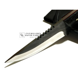Daemon Knives artesanal Fibra de Carbono Acero Carbono 100c6 (AISI 52100)