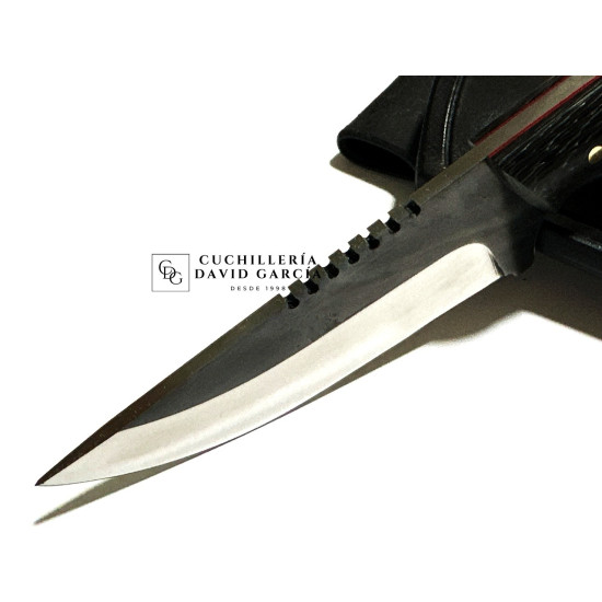 Daemon Knives artesanal Fibra de Carbono Acero Carbono 100c6 (AISI 52100)