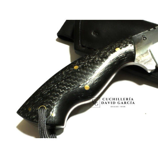 Daemon Knives artesanal Fibra de Carbono Acero Carbono 100c6 (AISI 52100)
