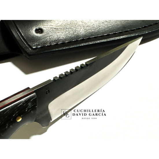 Daemon Knives artesanal Fibra de Carbono Acero Carbono 100c6 (AISI 52100)