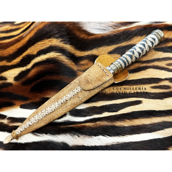 Filopampa Cuchillo Criollo Argentino  Mango trenzado en Cuero - Funda Vacuno 