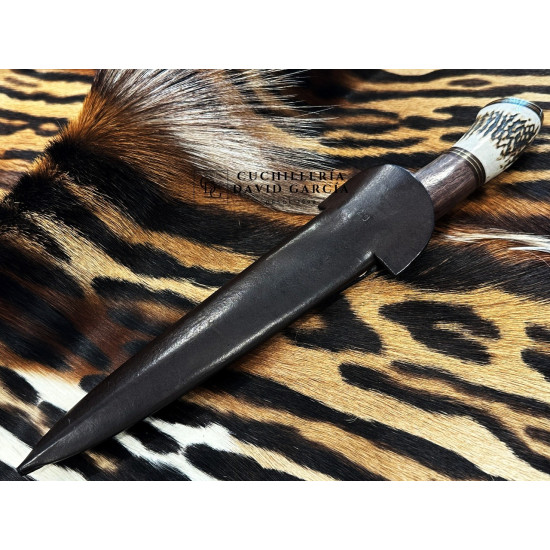 Filopampa Cuchillo Criollo Argentino Made de Itín Violacea y Asta de Ciervo -  Acero Inoxidable 440 Premium