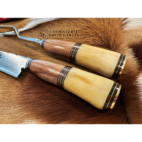 Filopampa Juego de Asado Artesanal  Cuchillo Criollo  - Tenedor - Funda Cuero 