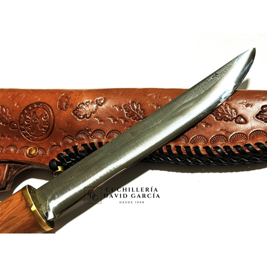 Forja Celta Yakut Acero Carbono 5160 Madera de Sabina