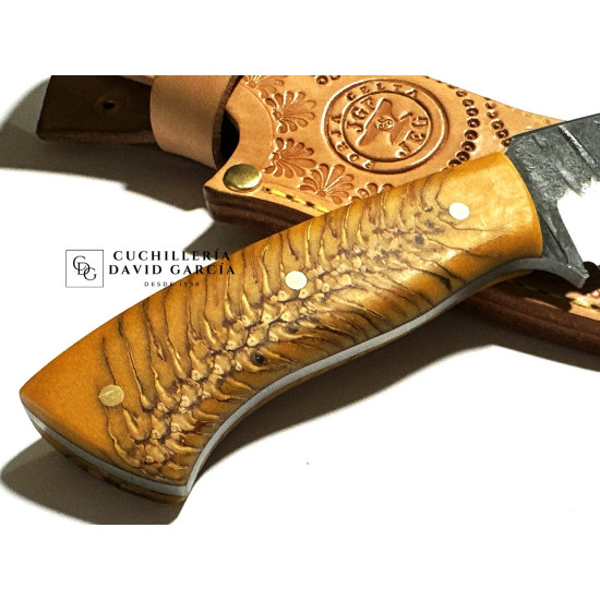 Forja Celta Cuchillo Fenix  Acero 5160 Piña y Resina