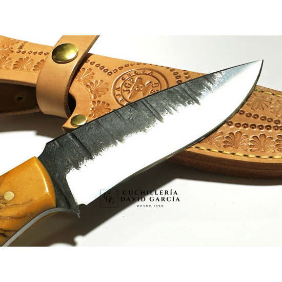 Forja Celta Cuchillo Fenix  Acero 5160 Piña y Resina
