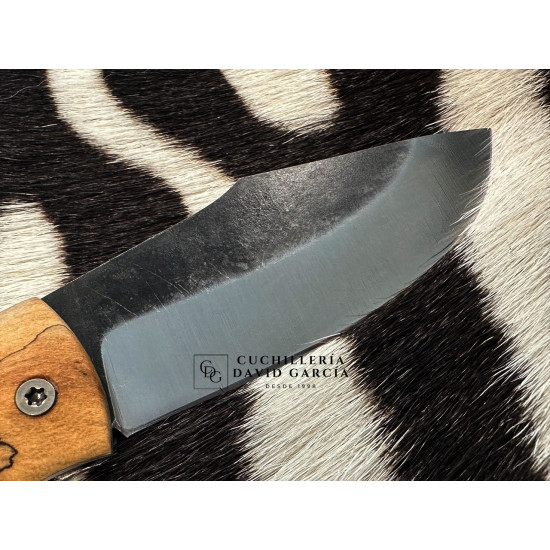 Forja Celta Navaja Bárbara Acero carbono 5160 - Madera seleccionada de Burl Chesse Espaltada y estabilizada