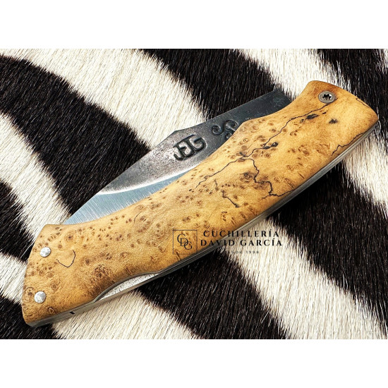Forja Celta Navaja Bárbara Acero carbono 5160 - Madera seleccionada de Burl Chesse Espaltada y estabilizada