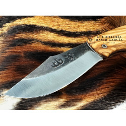 Forja Celta Navaja Bárbara Acero carbono 5160 - Madera seleccionada de Olivo