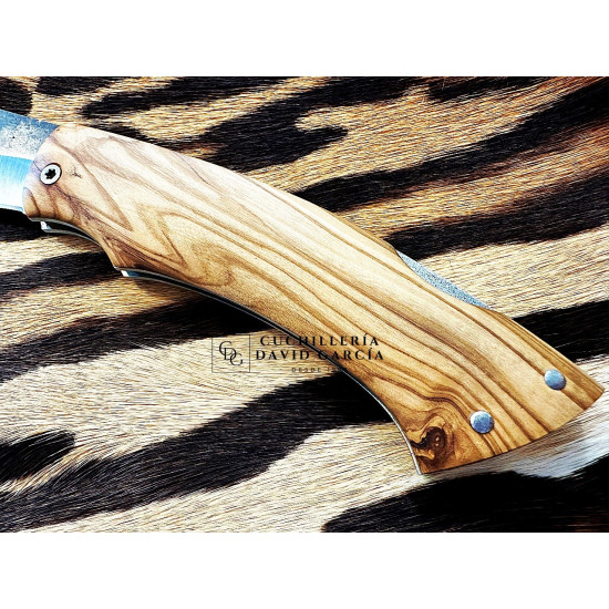 Forja Celta Navaja Bárbara Acero carbono 5160 - Madera seleccionada de Olivo
