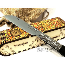 FV Taramundi Navaja Artesana Pieza Granadillo Culata Asta de Ciervo pulida