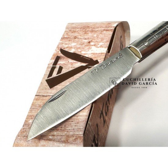 FV Taramundi Navaja Artesana Madera de Boj- Culata Encina / Bandera de España  Triskel 