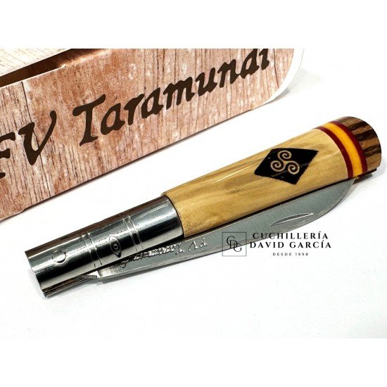 FV Taramundi Navaja Artesana Madera de Boj- Culata Encina / Bandera de España  Triskel 