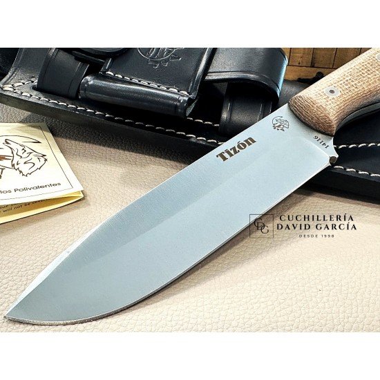 J&V Cuchillos de Aventura Tizón Micarta Marrón Funda Piel1604-YU-MR J&V Cuchillos de Aventura Tizón Micarta Marrón Funda Piel1604-YU-MR