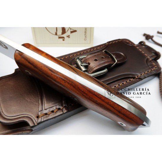 J&V Cuchillos de Aventura BS-9 Madera de Cocobolo Funda Piel 1601CO-MV J&V Cuchillos de Aventura BS-9 Madera de Cocobolo Funda Piel 1601CO-MV