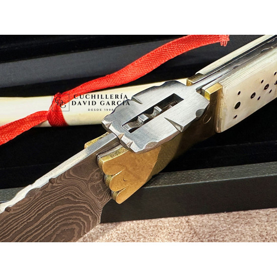 Juan Luis Vergara Modelo "Curro" Acero Damasco - Nácar 