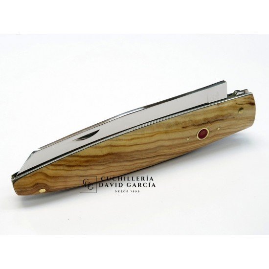 Juan Luis Vergara Tanto Madera de Olivo Juan Luis Vergara Tanto Madera de Olivo