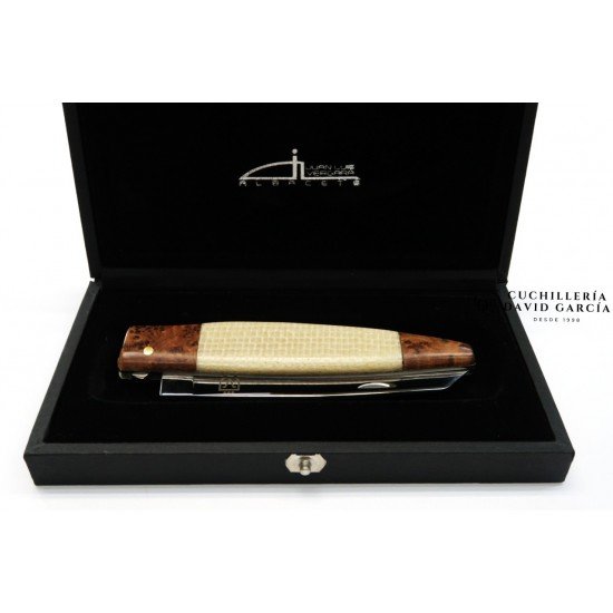 Juan Luis Vergara Both Micarta Jute and Thuya Wood Juan Luis Vergara Both Micarta Jute and Thuya Wood