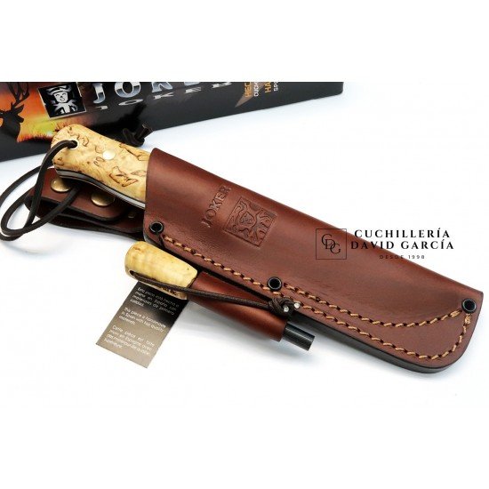 Joker Bushlore CL138-P Madera de Abedul Rizado Acero Sleipner con Pedernal Joker Bushlore CL138-P Madera de Abedul Rizado Acero Sleipner con Pedernal