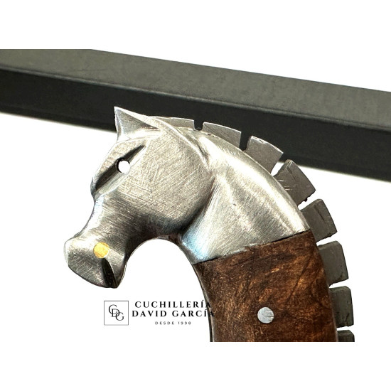 Lombo Do Ferreiro Falcata Caballo Tallado Acero 14C28 Madera de Nogal