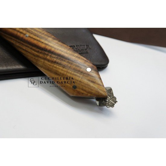 Laguiole en Aubrac Lisse Bee Back L0511BBSI/LUB1 Madera de Pistacho Laguiole en Aubrac Lisse Bee Back L0511BBSI/LUB1 Madera de Pistacho
