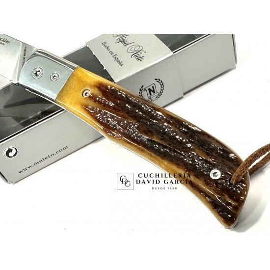 Navaja Nieto Buckler Hueso Jirafa Ambar Acero Bohler N690Co 170-VHJIGGED 