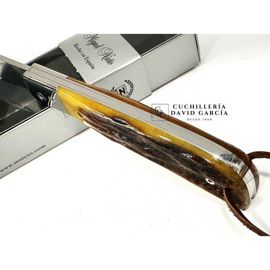 Navaja Nieto Buckler Hueso Jirafa Ambar Acero Bohler N690Co 170-VHJIGGED 