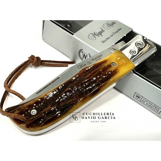 Navaja Nieto Buckler Hueso Jirafa Ambar Acero Bohler N690Co 170-VHJIGGED 