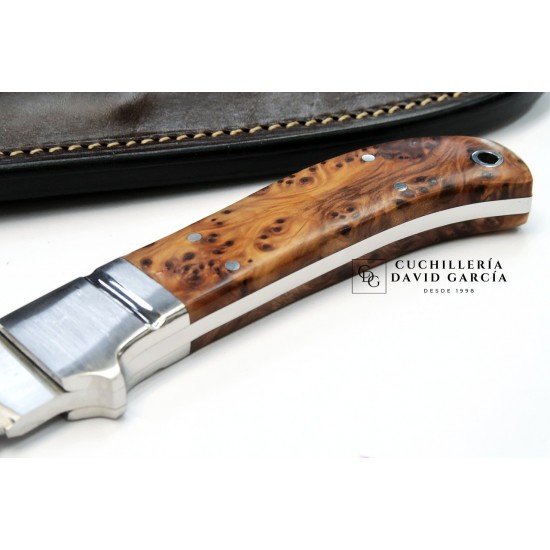 MCK Cuchillo Madera Nudo de Tejo Estabilizado Acero Quirurgico AEB-L MCK Cuchillo Madera Nudo de Tejo Estabilizado Acero Quirurgico AEB-L