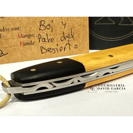 Navaja RGC  Artesana  Madera de Boj y Palo del desierto - Bóhler N690