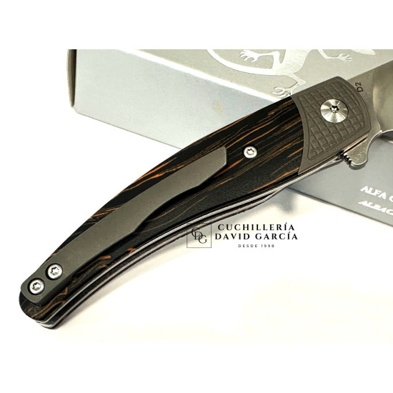 Navaja Salamandra One Korante 335522 Acero D2  Mango G10 