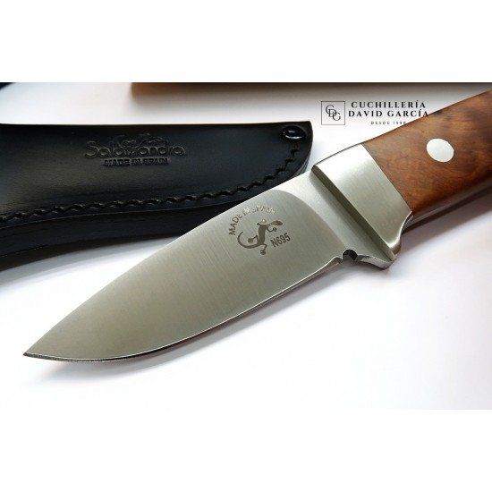 Cuchillo Salamandra tipo Loveless Madera de Tuya Acero N695