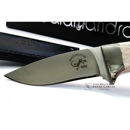 Cuchillo Salamandra tipo Loveless Asta de Ciervo Acero N695 Cuchillo Salamandra tipo Loveless Asta de Ciervo Acero N695