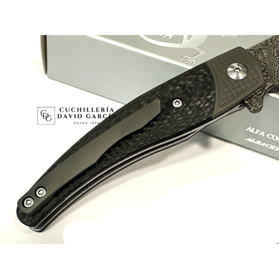 Navaja Salamandra One Korante 333525 Acero Damasco VG-10 67 Capas y Fibra de Carbono