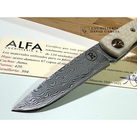 Salamandra Martina Serie Limitada de 120 piezas Juma Blanca Salamandra Martina Serie Limitada de 120 piezas Juma Blanca