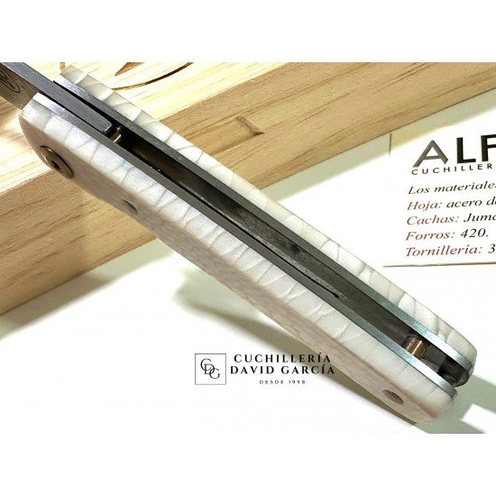 Salamandra Martina Serie Limitada de 120 piezas Juma Blanca Salamandra Martina Serie Limitada de 120 piezas Juma Blanca