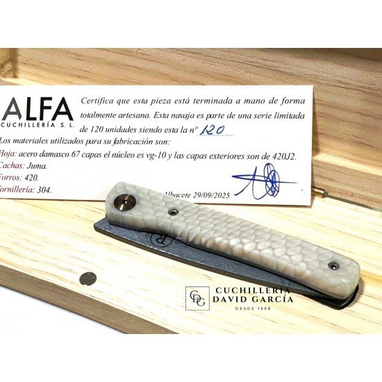 Salamandra Martina Serie Limitada de 120 piezas Juma Blanca Salamandra Martina Serie Limitada de 120 piezas Juma Blanca