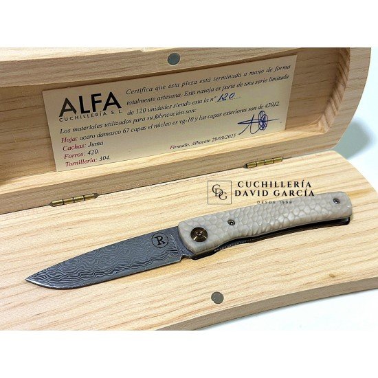 Salamandra Martina Serie Limitada de 120 piezas Juma Blanca Salamandra Martina Serie Limitada de 120 piezas Juma Blanca