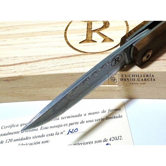 Salamandra Martina Serie Limitada de 120 piezas Juma Marrón Salamandra Martina Serie Limitada de 120 piezas Juma Marrón