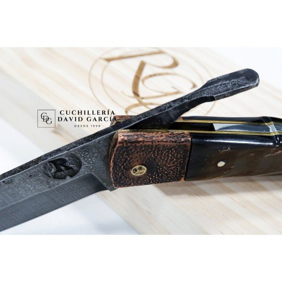 RGC Bruja Negra Edición Limitada de 1 sola pieza Acero Carbono 1090 Asta de Búfalo Virol de Cobre RGC Bruja Negra Edición Limitada de 1 sola pieza Acero Carbono 1090 Asta de Búfalo Virol de Cobre