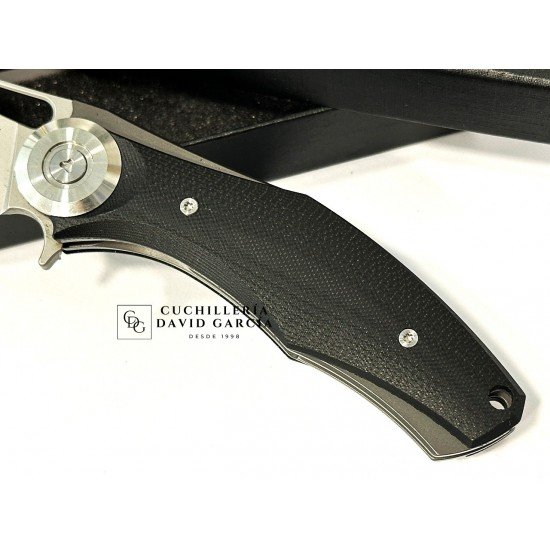 Iakue Delta Dark G10 negro Acero D2 11081 Iakue Delta Dark G10 negro Acero D2 11081