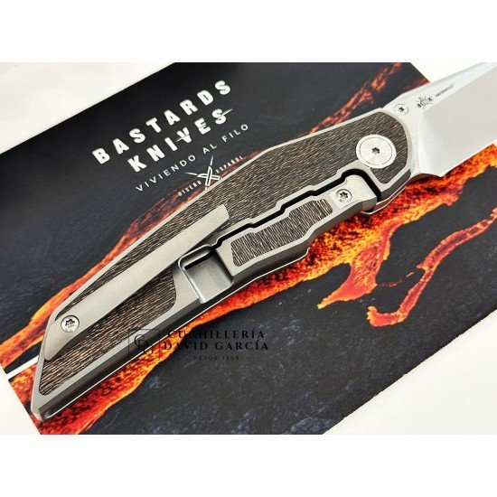 Bastards Knives & Queiros Iberian Serie Limitada Fat Carbon y Titanio Bastards Knives & Queiros Iberian Serie Limitada Fat Carbon y Titanio