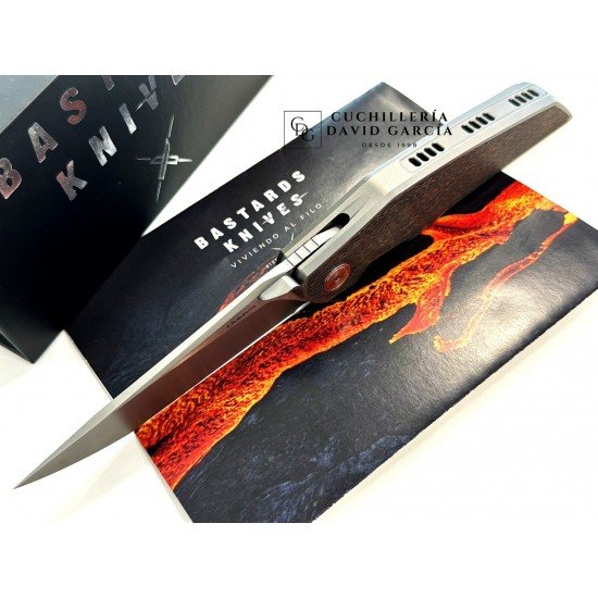 Bastards Knives & Queiros Iberian Serie Limitada Fat Carbon y Titanio Bastards Knives & Queiros Iberian Serie Limitada Fat Carbon y Titanio