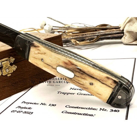 Justino Pavia Trapper Grande Acero Damasco /Asta de Ciervo