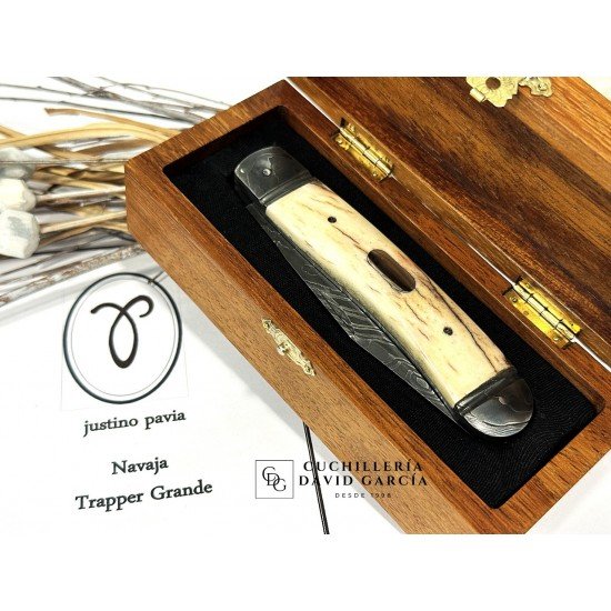 Justino Pavia Trapper Grande Acero Damasco /Asta de Ciervo