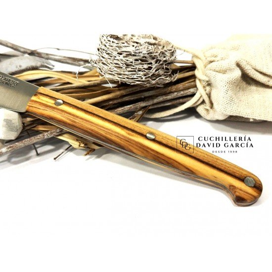 Cuchillo Mesa Estilizado Pallarès Acero Inox con Mango de Olivo Cuchillo Mesa Estilizado Pallarès Acero Inox con Mango de Olivo