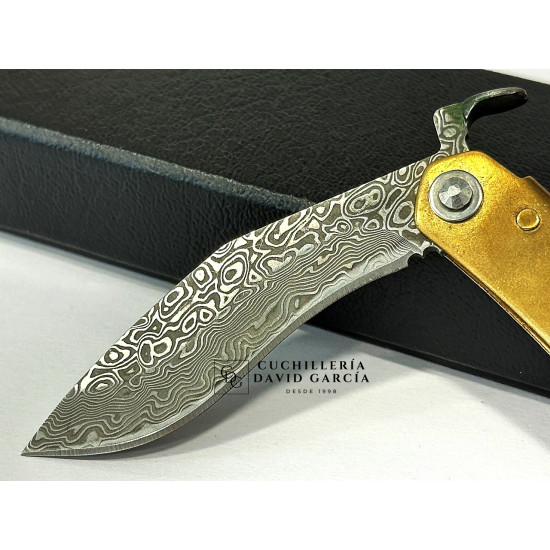 Navaja HigonoKami Kukri  Acero Damasco 71 Capas 